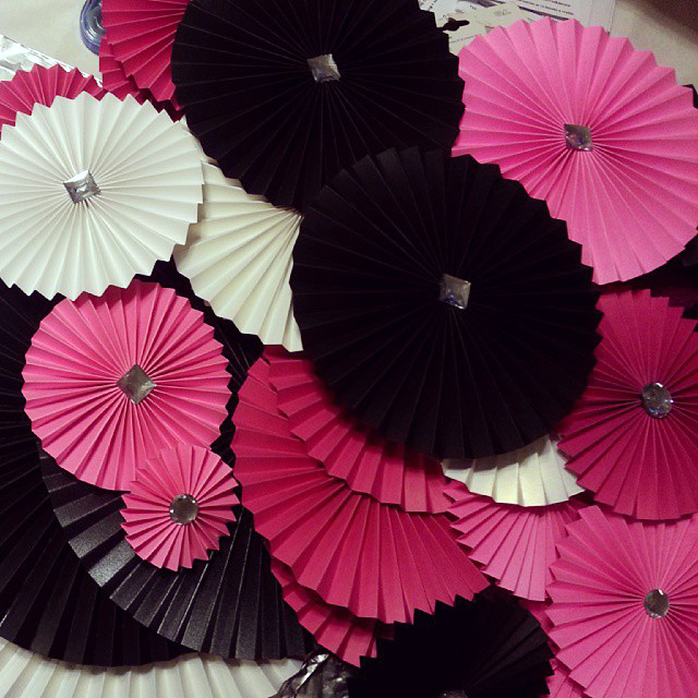 paper medallion tutorial from Qute Hoots