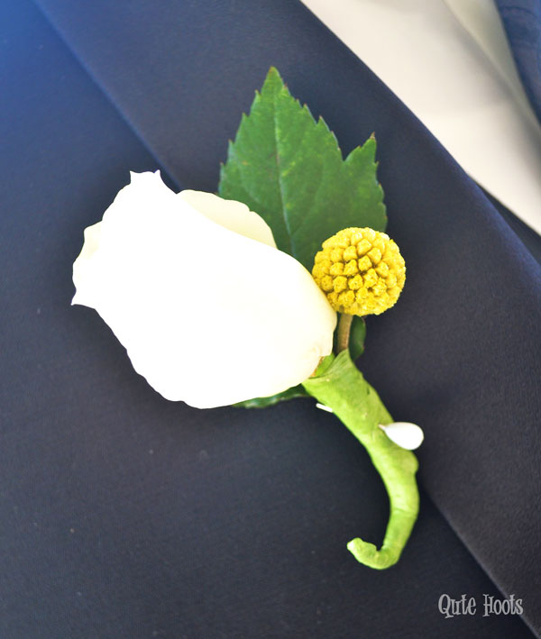 groom's boutonniere